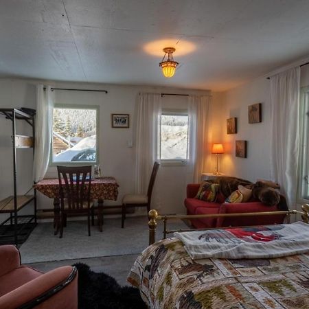 Meadow Suites In Wells Barkerville ภายนอก รูปภาพ